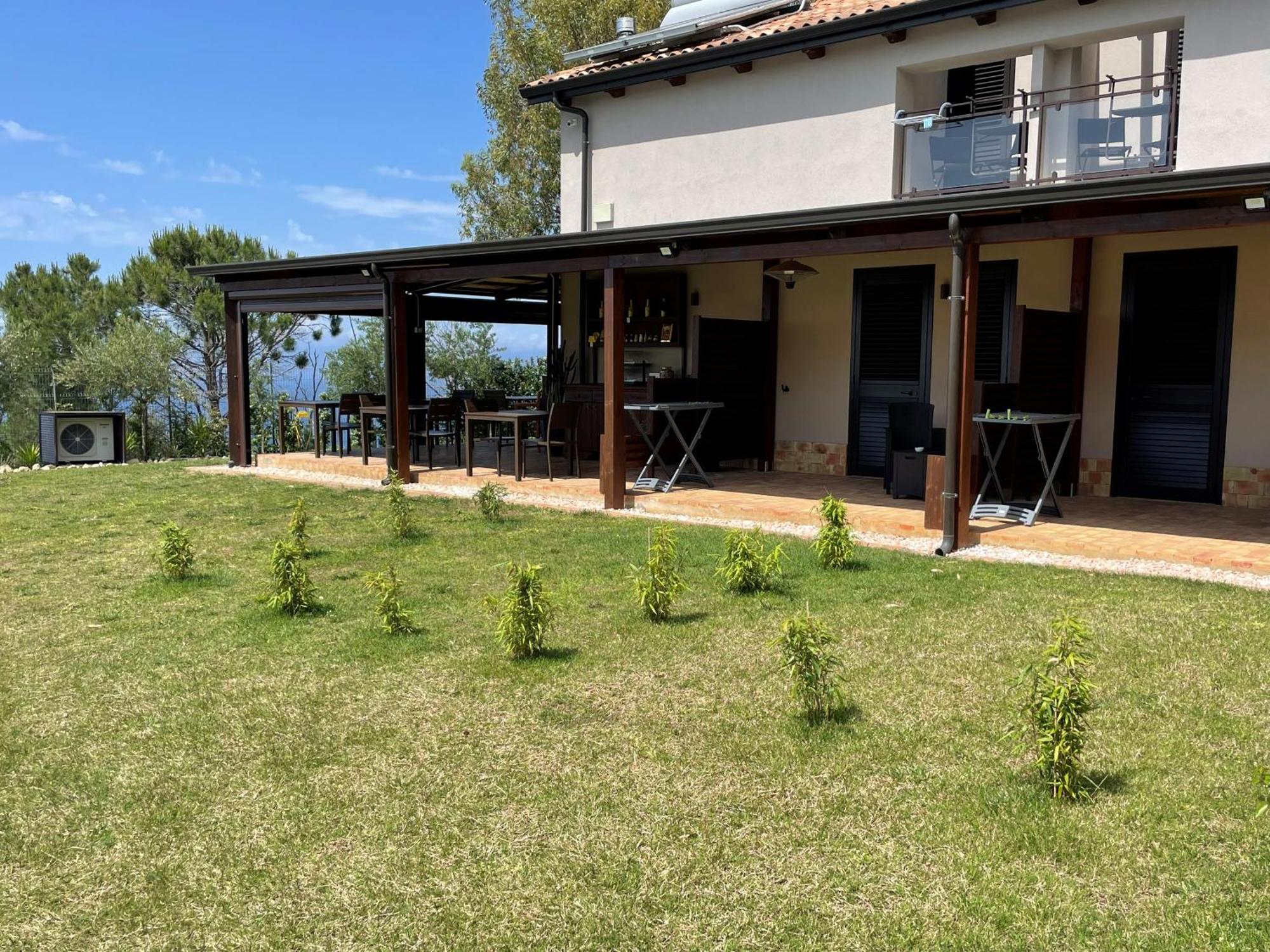 Casa Natura 40 Parghelia Exterior photo